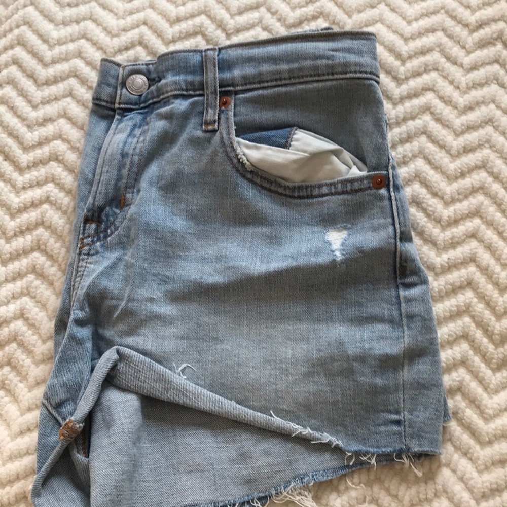 Gap 3” cut-off denim shorts: Size 29